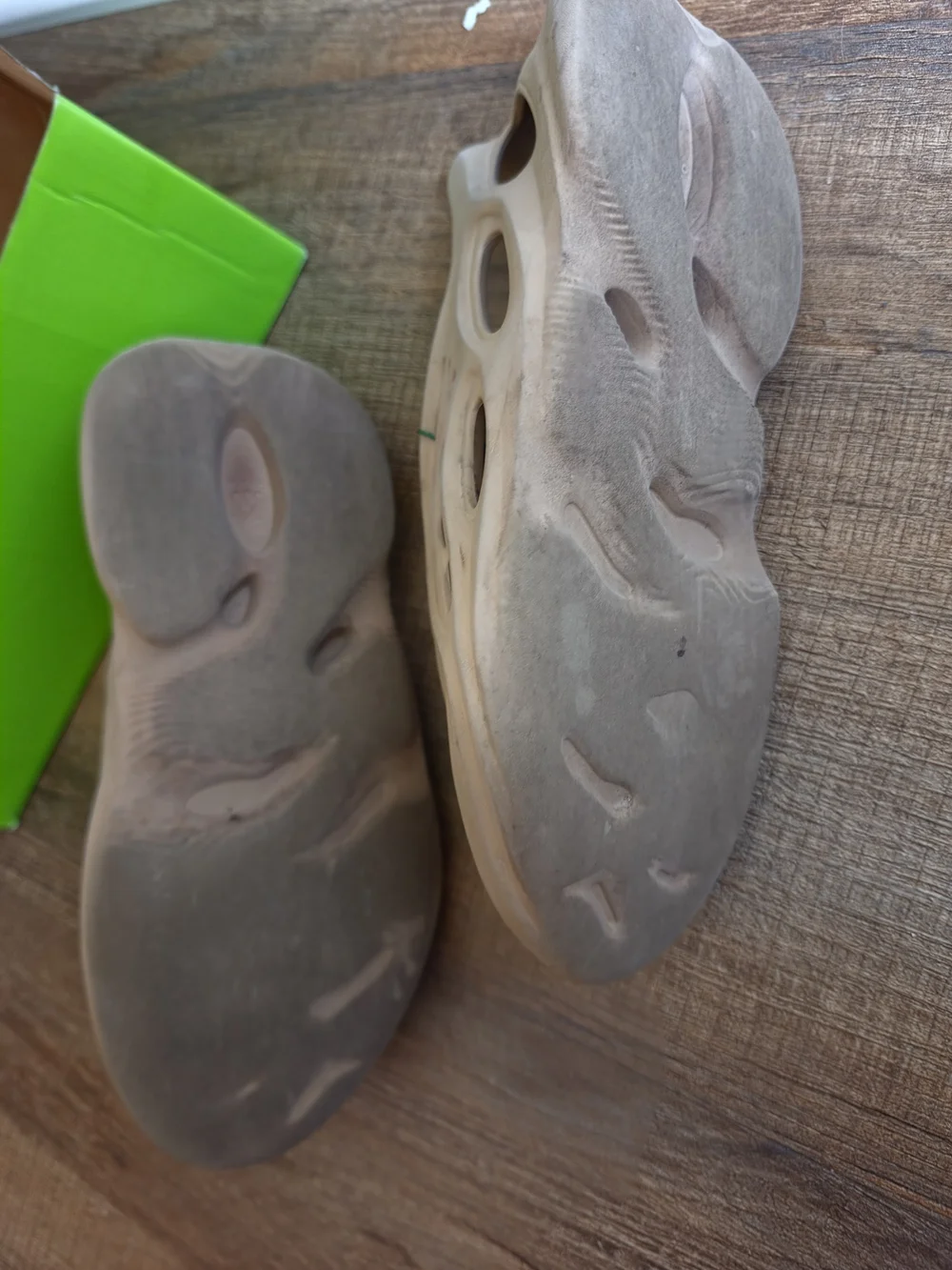 Yeezy Foam Runner Clay – Size 10
